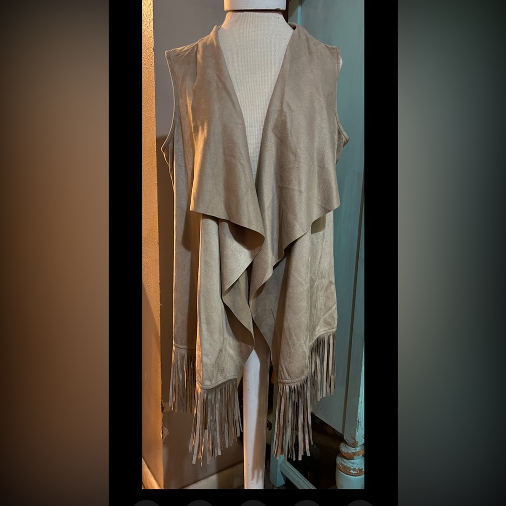 City Chic NWT Faux Suede Tan (Stone) Fringe Drape Vest Plus Size XS  14 RV $79